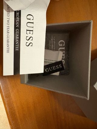 Reloj Guess Dorado