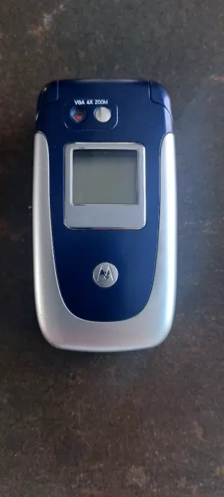 Móvil Motorola Azul y Plateado