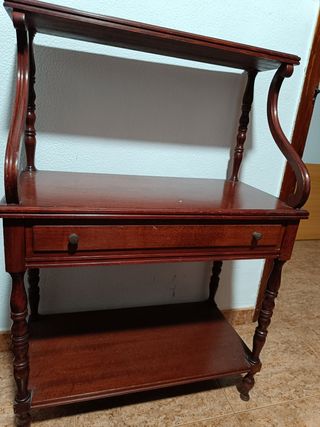 Cómoda antigua de madera