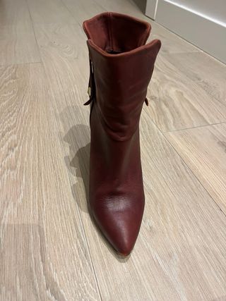 Botines de piel burdeos