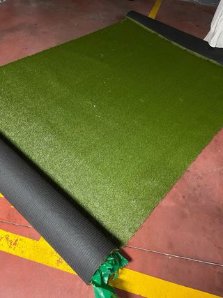 Césped artificial verde