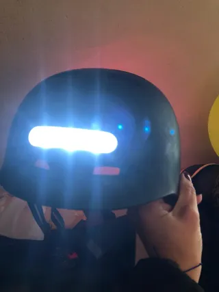 Patinete Eléctrico y un casco