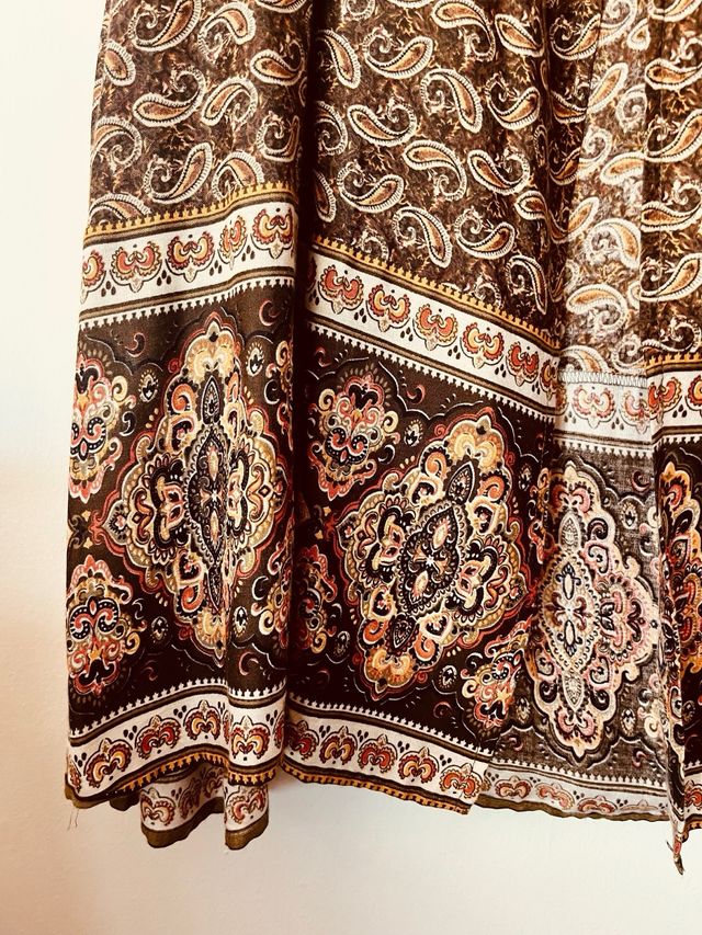 Falda larga estampada con abertura