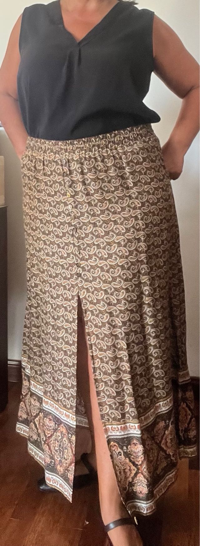 Falda larga estampada con abertura