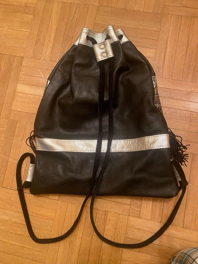 Mochila Cuero Calaveras Negro/Plata