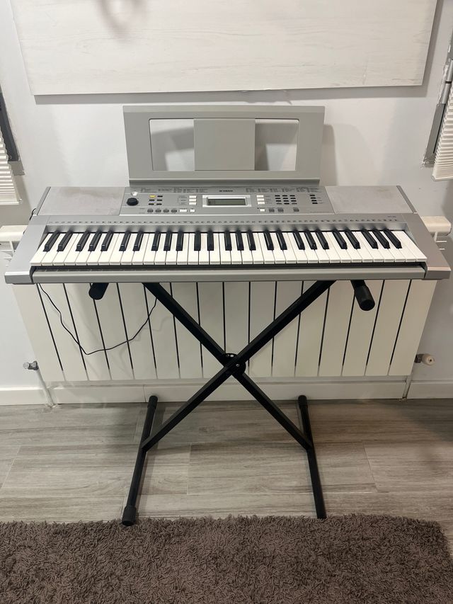 Teclado Yamaha YPT-340