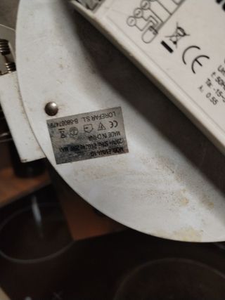 Foco de luz metálico