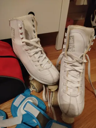 Patines de 4 ruedas blancos