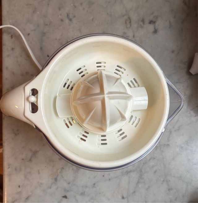 Spremiagrumi elettrico bianco