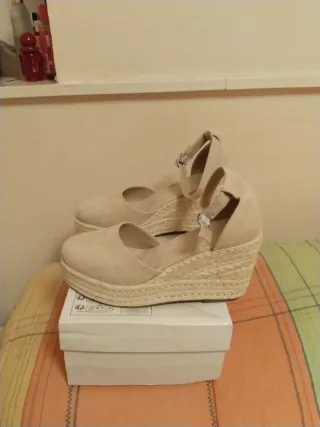 Alpargatas cuña beige talla 40