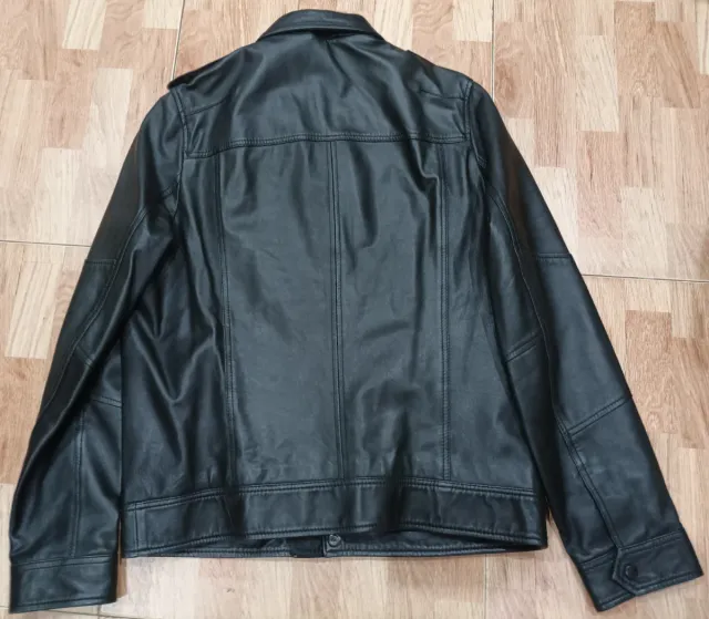 Cazadora de Piel Negra