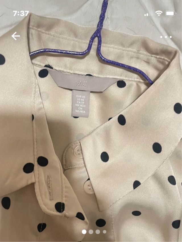 Camisa H&M satén lunares beige y negro