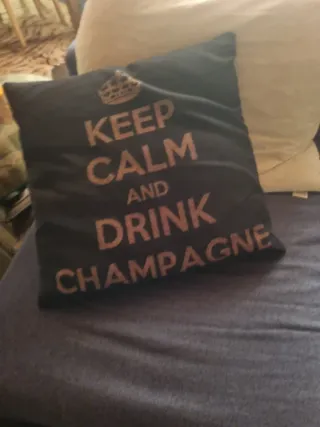 Cuscino Keep Calm and Drink Champagne
