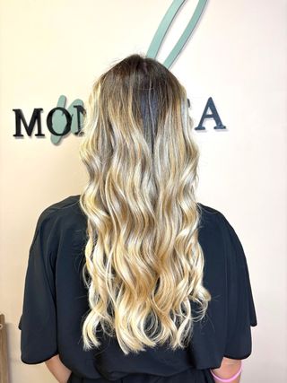 • SERVICIO DE PELUQUERÍA •