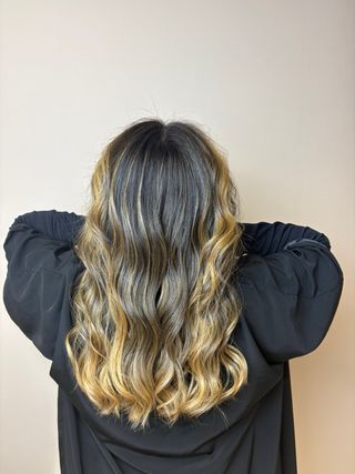 • SERVICIO DE PELUQUERÍA •