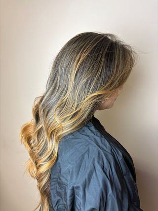 • SERVICIO DE PELUQUERÍA •