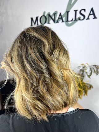 • SERVICIO DE PELUQUERÍA •