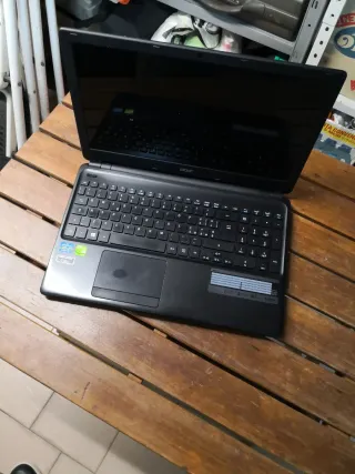 Acer 571 PC Portatile i7 ram 8gb ssd 15.6" nvidia