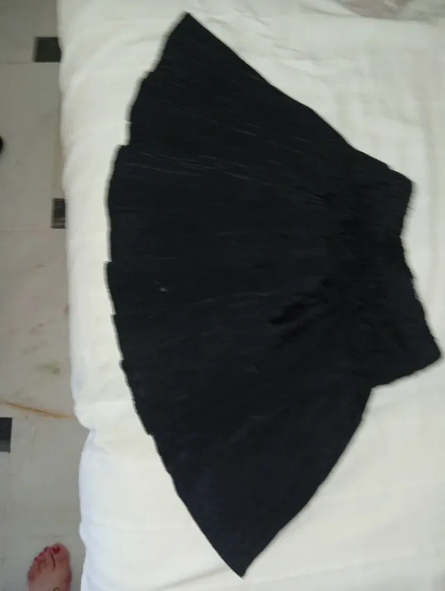 Falda negra para niña