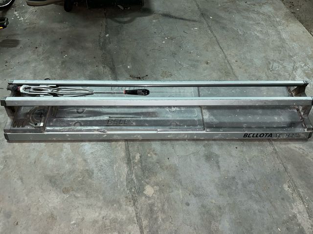 Cortadora de azulejos Bellota tech 125