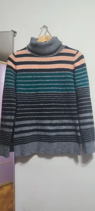 Jersey de pelo gris y colores.T.M.