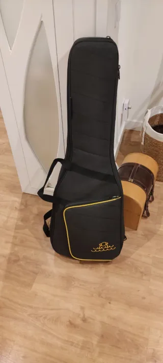 Guitarra Flamenca Maciza con previo