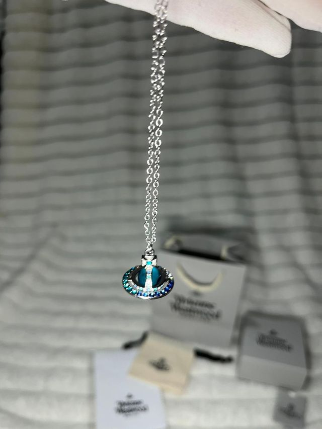 Collar Vivienne Westwood Saturno Orbe Azul Plata