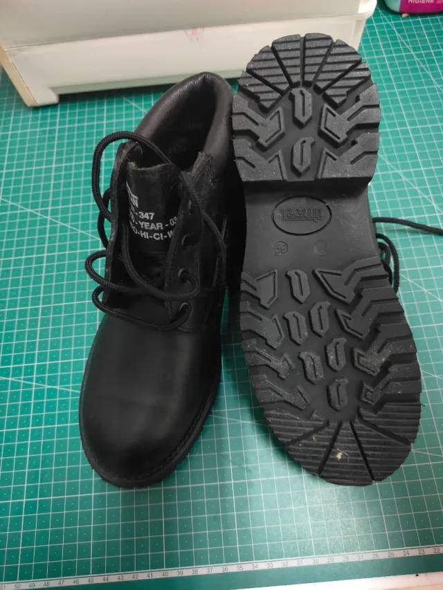 Botas de seguridad 1221111 negras talla 39