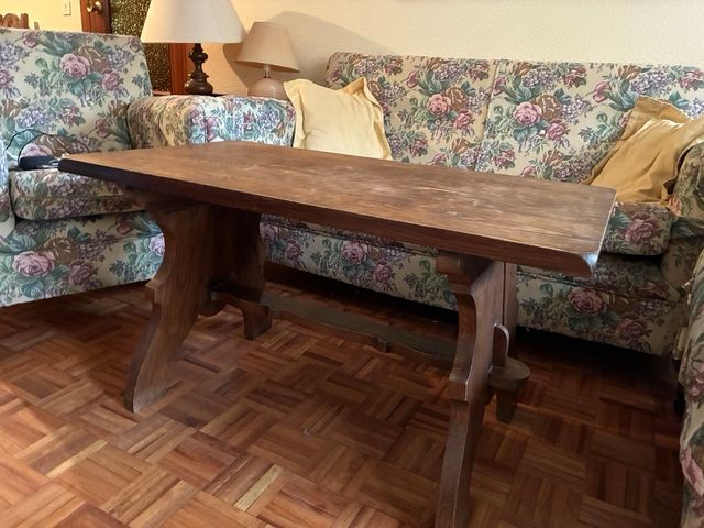 Conjunto salón vintage: sofá, 2 butacas, mesa.