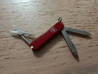 Victorinox classic