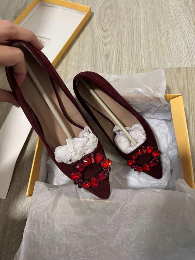 Zapatos salón Menbur granates talla 38