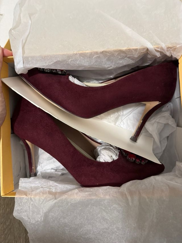 Zapatos salón Menbur granates talla 38