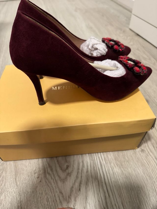 Zapatos salón Menbur granates talla 38