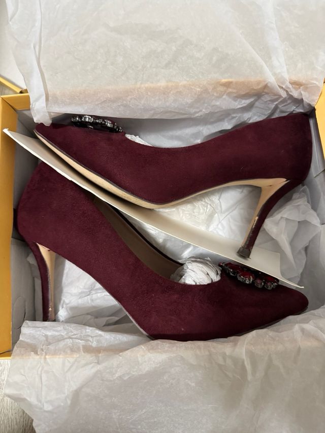 Zapatos salón Menbur granates talla 38