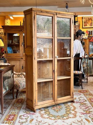 Armario rústico librería de madera y cristal