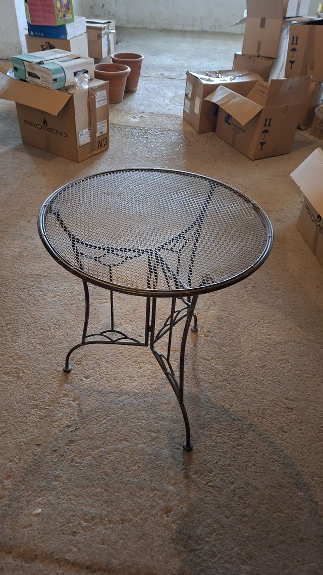 Mesa redonda jardín