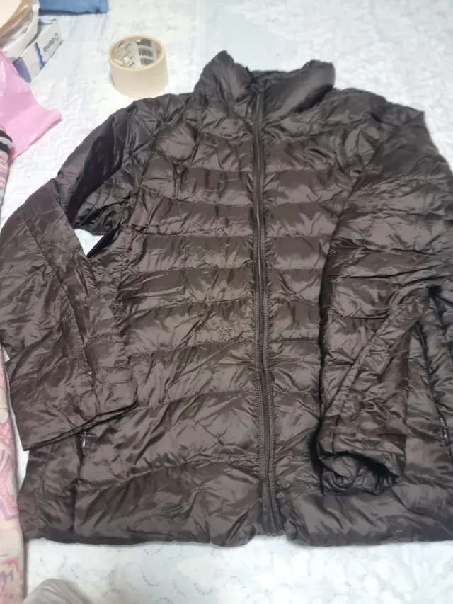 Chaqueta Uniqlo Marrón