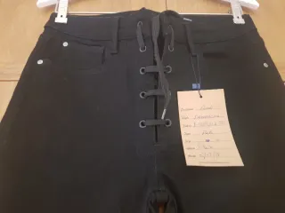 Pantalón pitillo negro chica