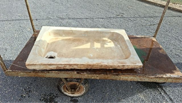 Pica antigua de mármol