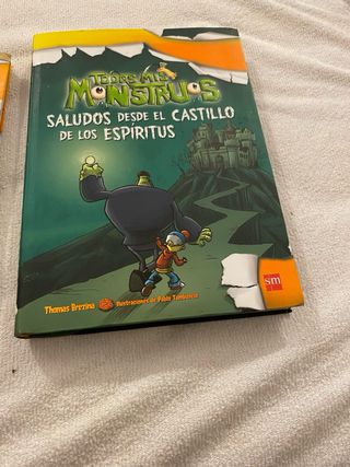 2 libros de Todos mis Monstruos