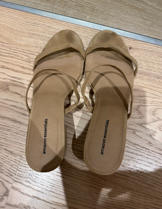 Sandalias de tacón Amazon Essentials beige