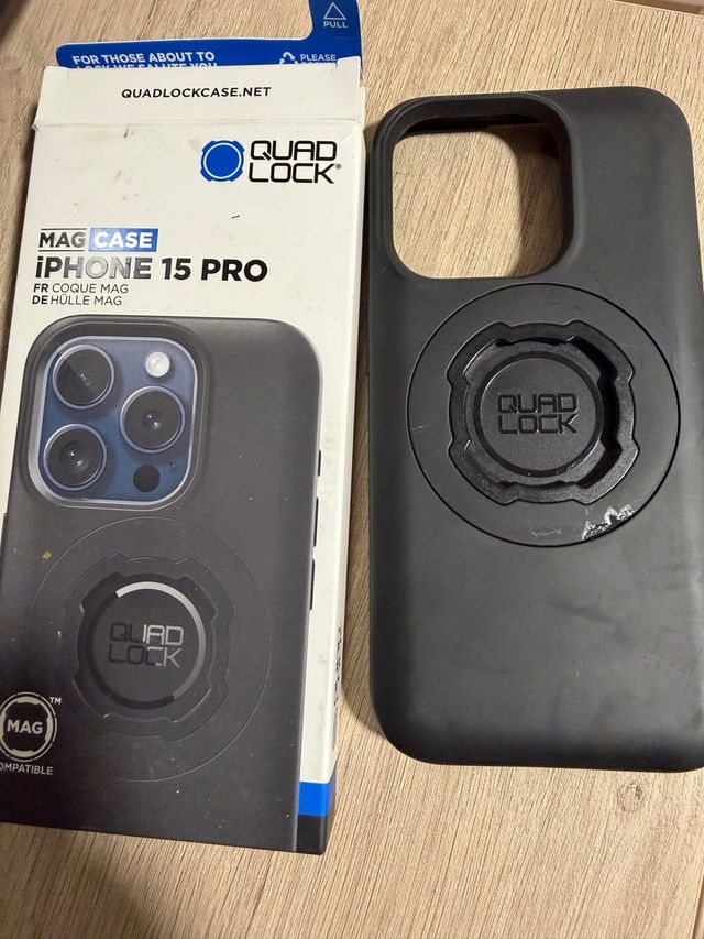 Funda Quad Lock iPhone 15 Pro MAG