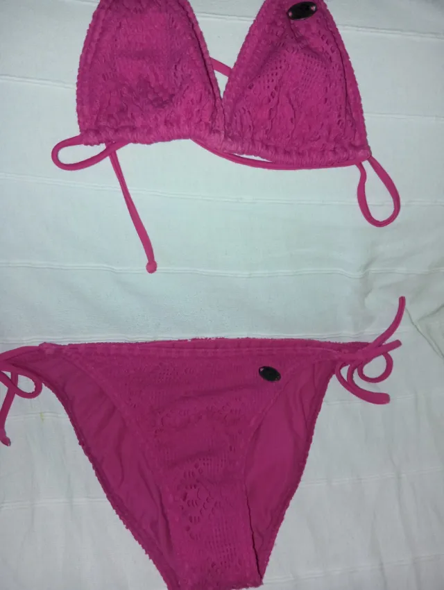 Bikini rosa tejido para chica