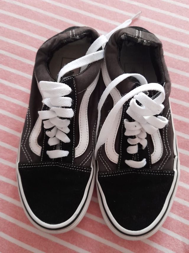 Zapatillas Vans Old Skool Negras y Blancas