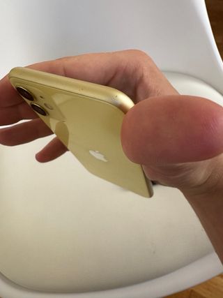 2 iPhone 11 64GB nero e giallo