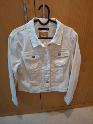 Cazadora tejana ONLY blanca