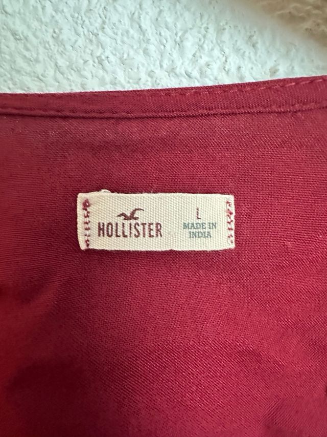 Blusa Hollister granate cruzada