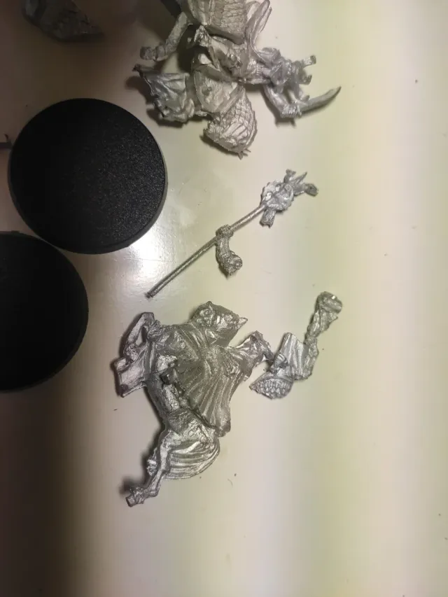 Warhammer Hombres del Este Metal Figuras