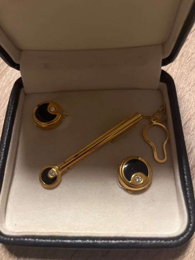 Juego Pisacorbatas y Gemelos Oro Negro