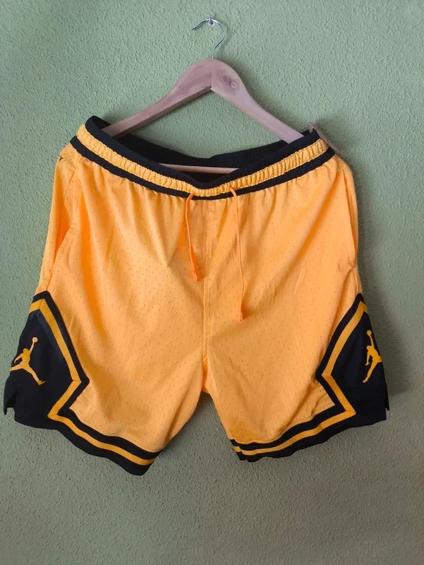 Pantalones Cortos Jordan Amarillos y Negros